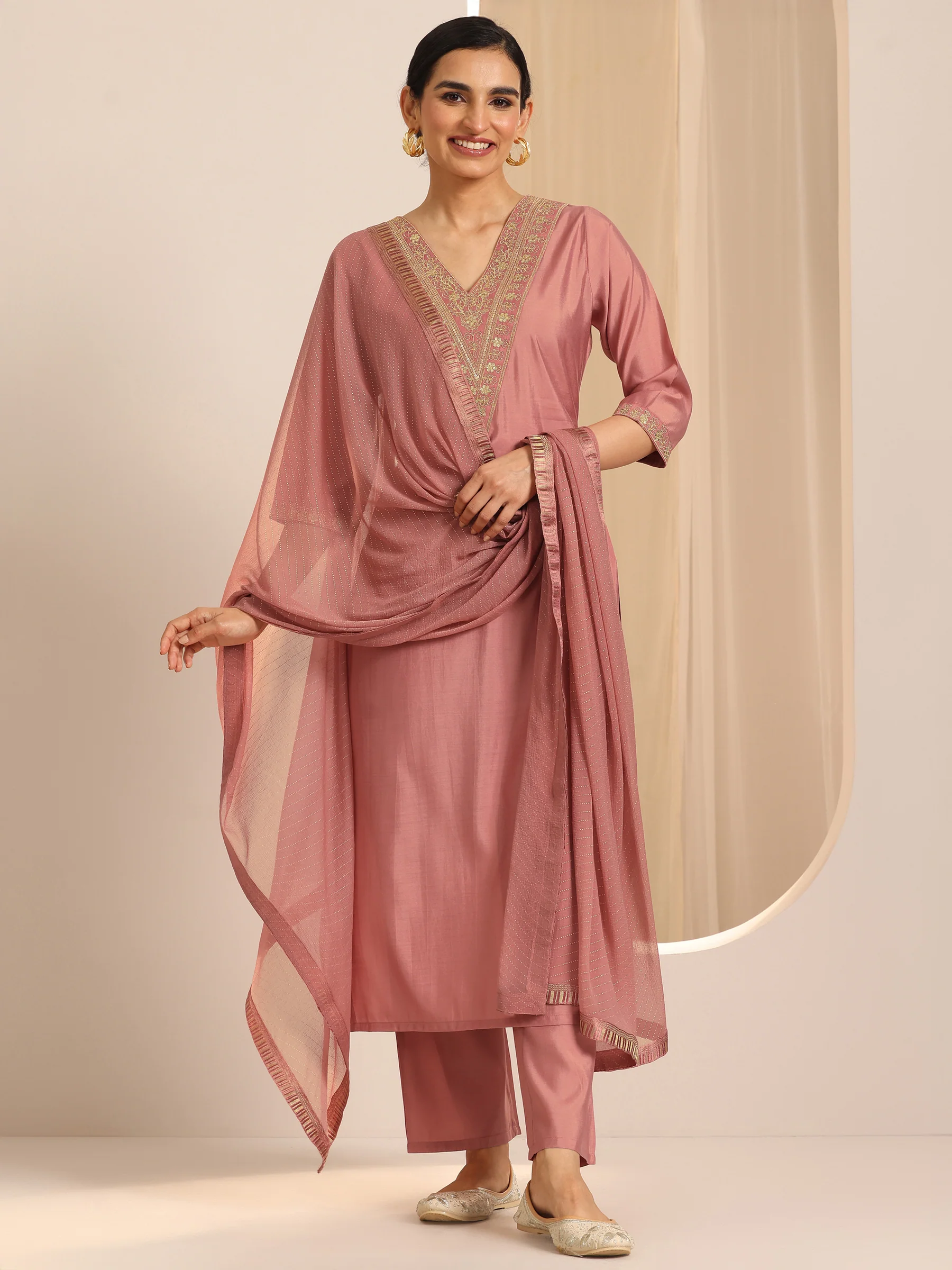 Peach Solid Silk Blend Straight Kurta Set - Image 4