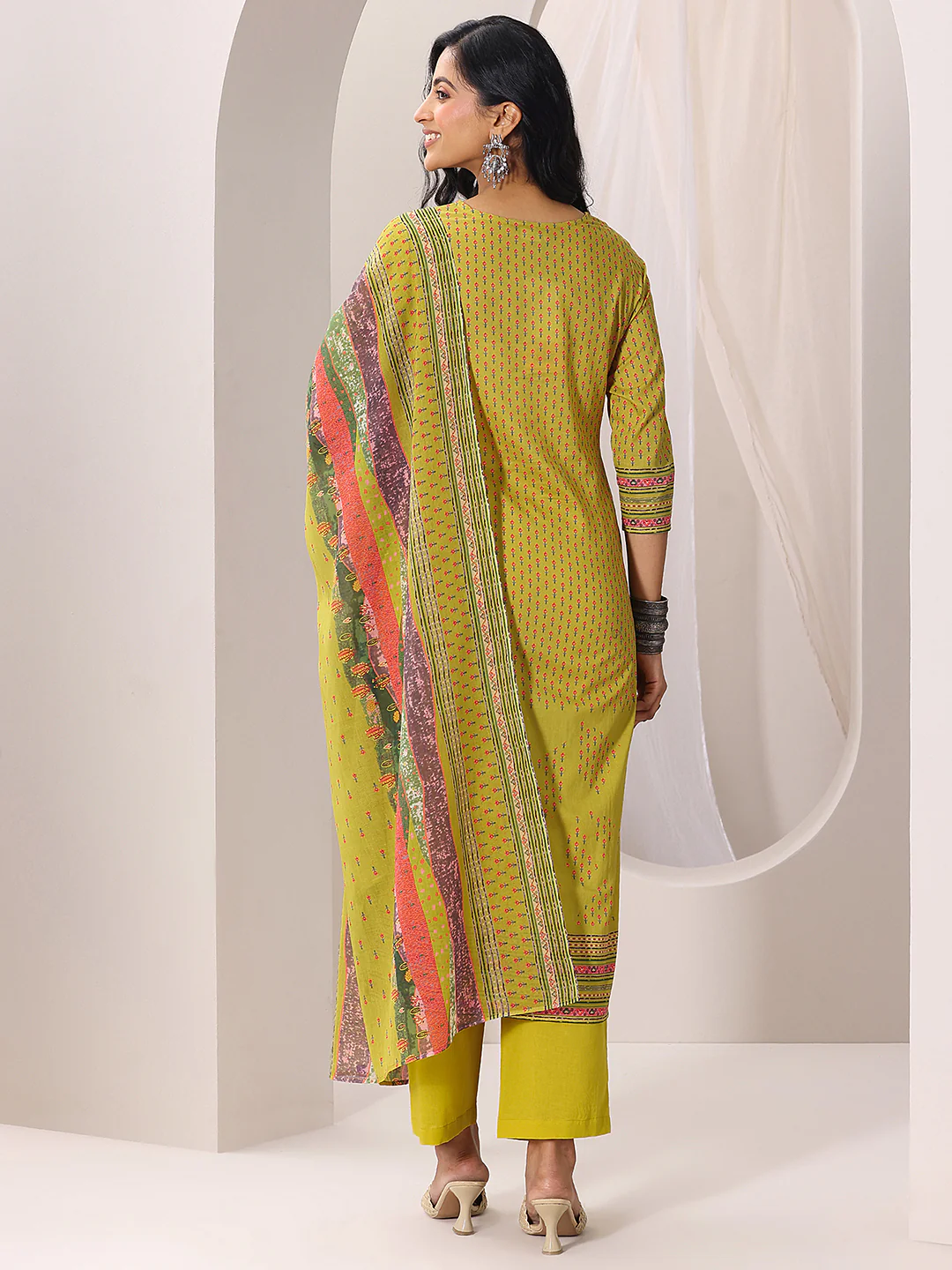 Green Printed Cotton Straight Suit Set With Dupatta - Image 4