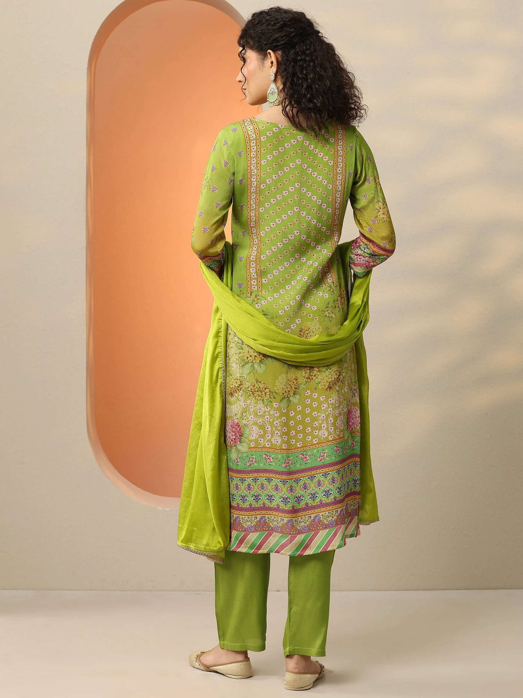 Green Printed Chinon Straight Suit Set With Dupatta - Image 4